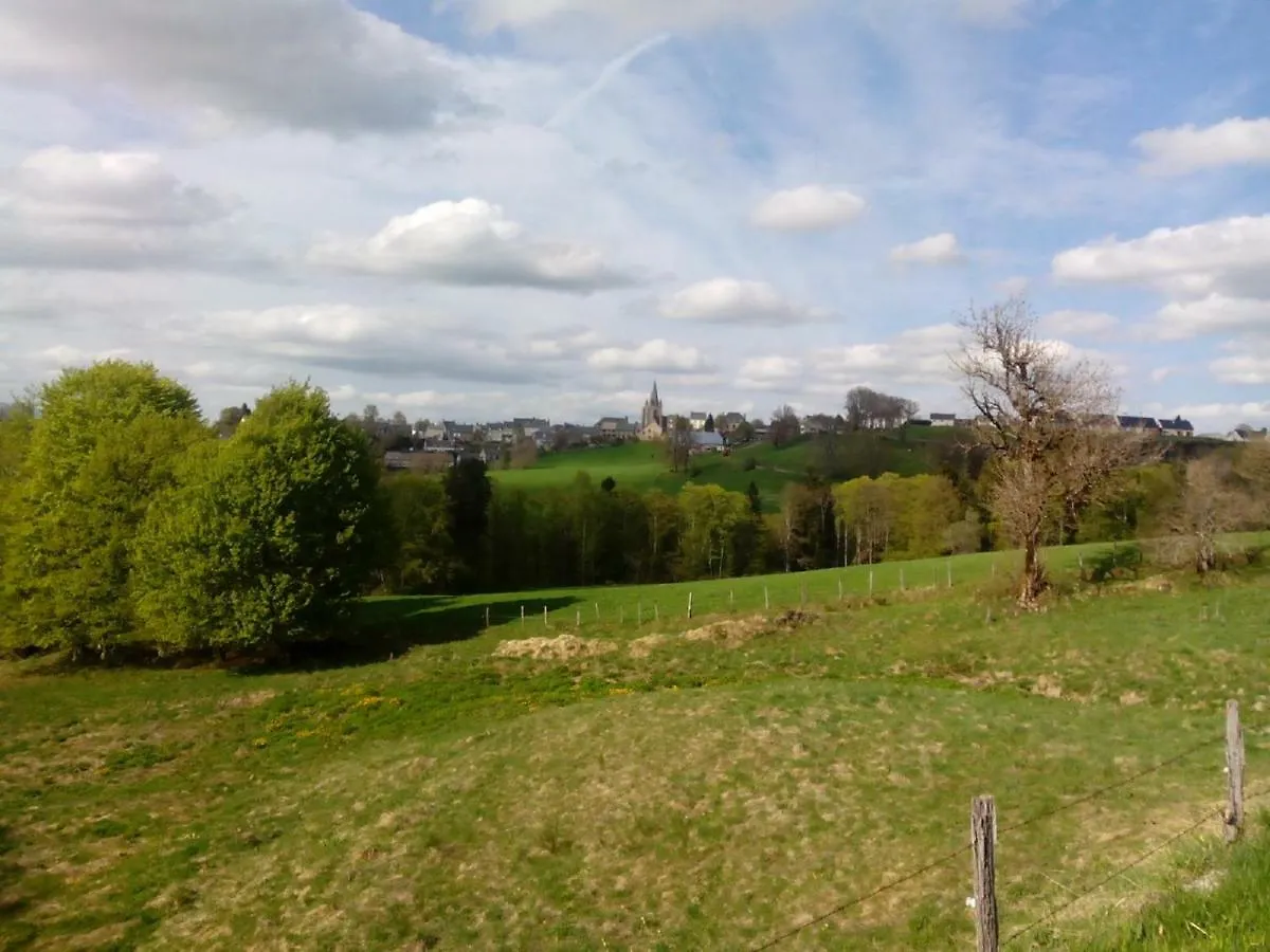 Gite Chez Regine Marcenat  Holiday home Marcenat (Cantal)