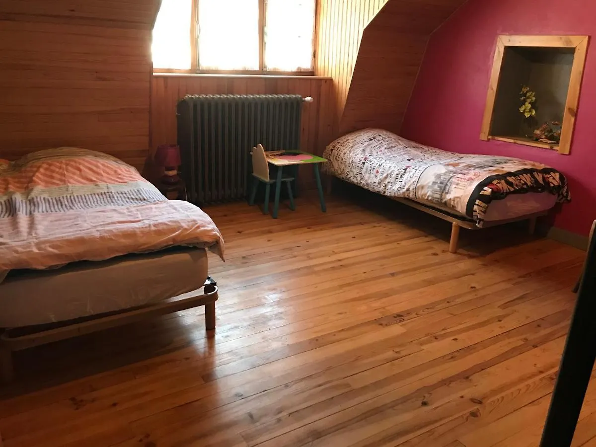 gite chez Régine Marcenat  Francia
